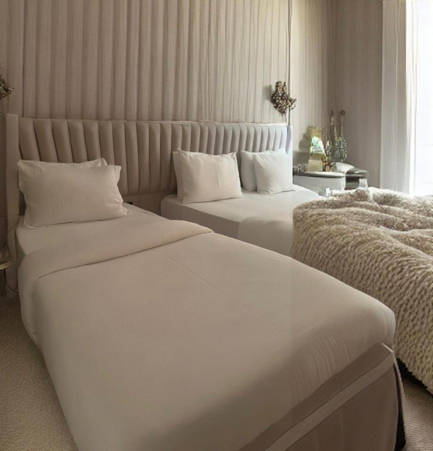 The Queen Airport Hotel-Round Trip Airport Service Arnavutkoy Exteriör bild