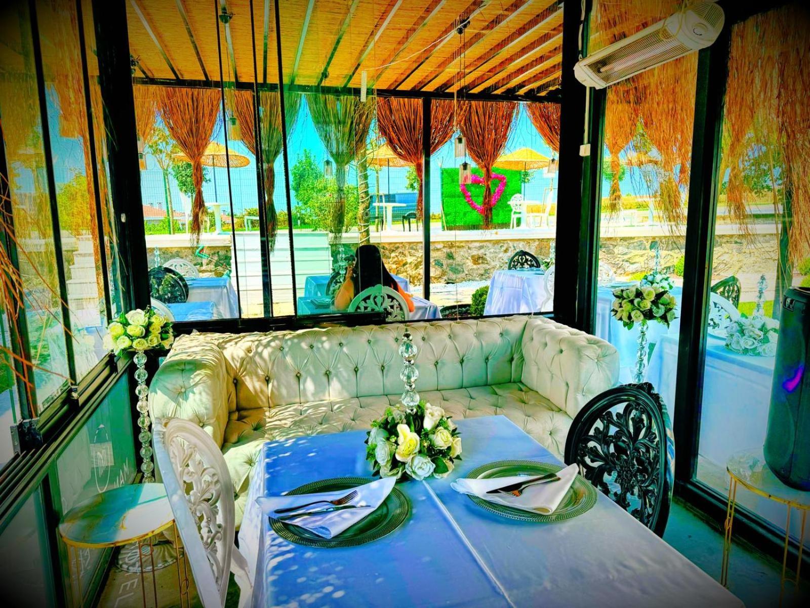 The Queen Airport Hotel-Round Trip Airport Service Arnavutkoy Exteriör bild