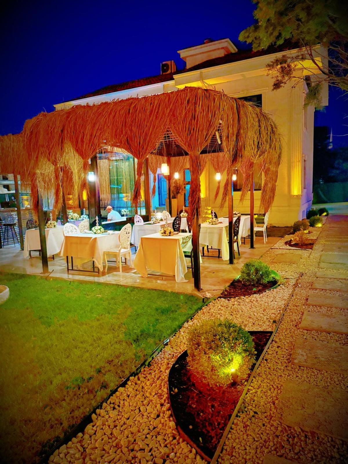 The Queen Airport Hotel-Round Trip Airport Service Arnavutkoy Exteriör bild